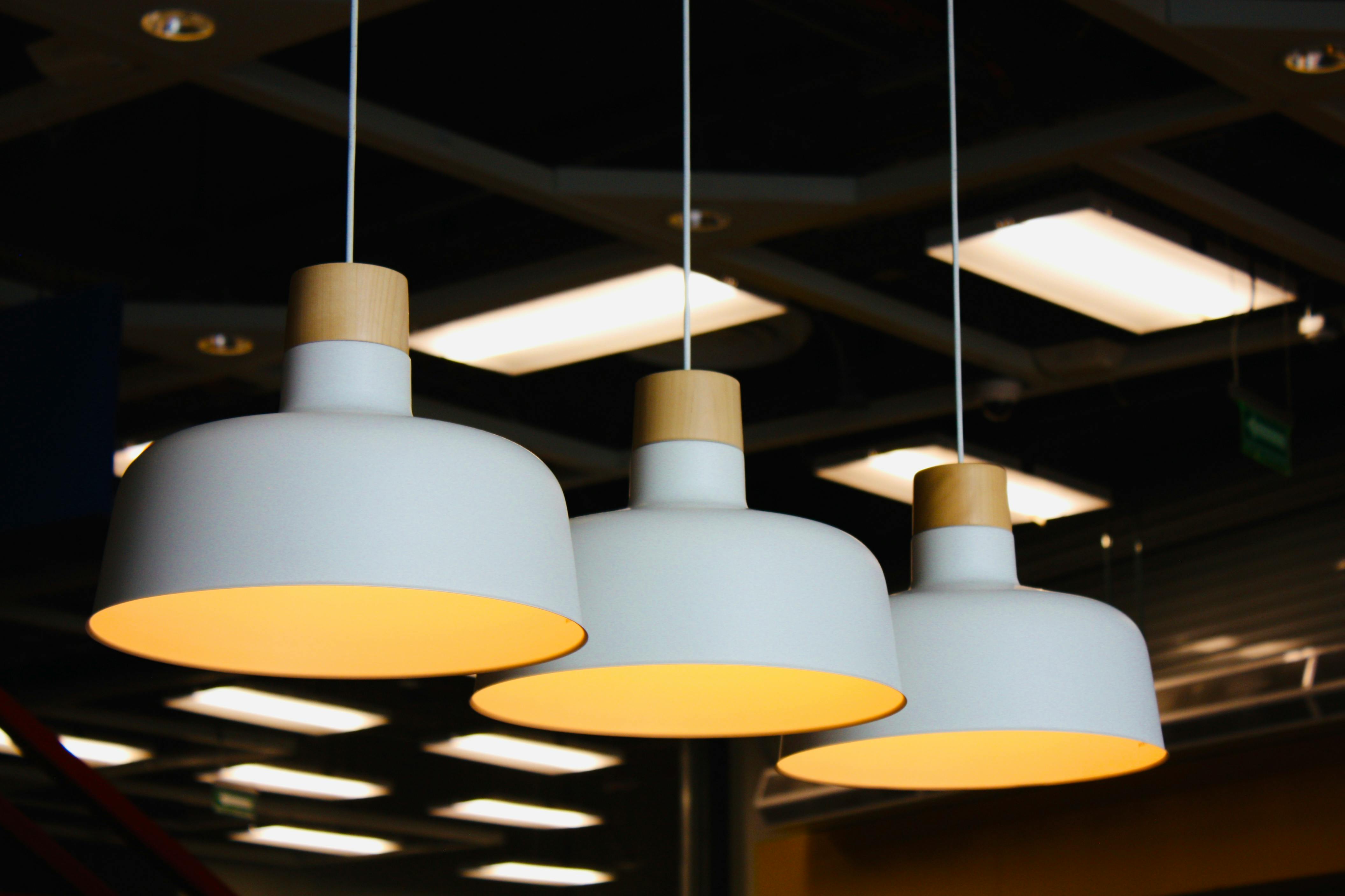 závesné lampy